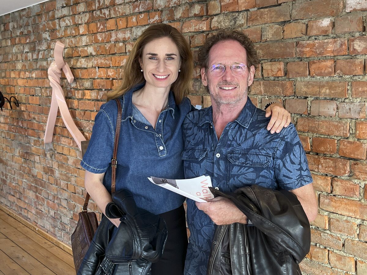 Silke Waldhuber und Thomas Jungblut beim Rundgang.