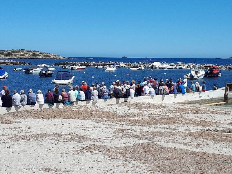Teilnehmer erlebten die vielfältige Kultur Ibizas während interessanter Ausflüge bei gutem Wetter.PVÖ Mäder