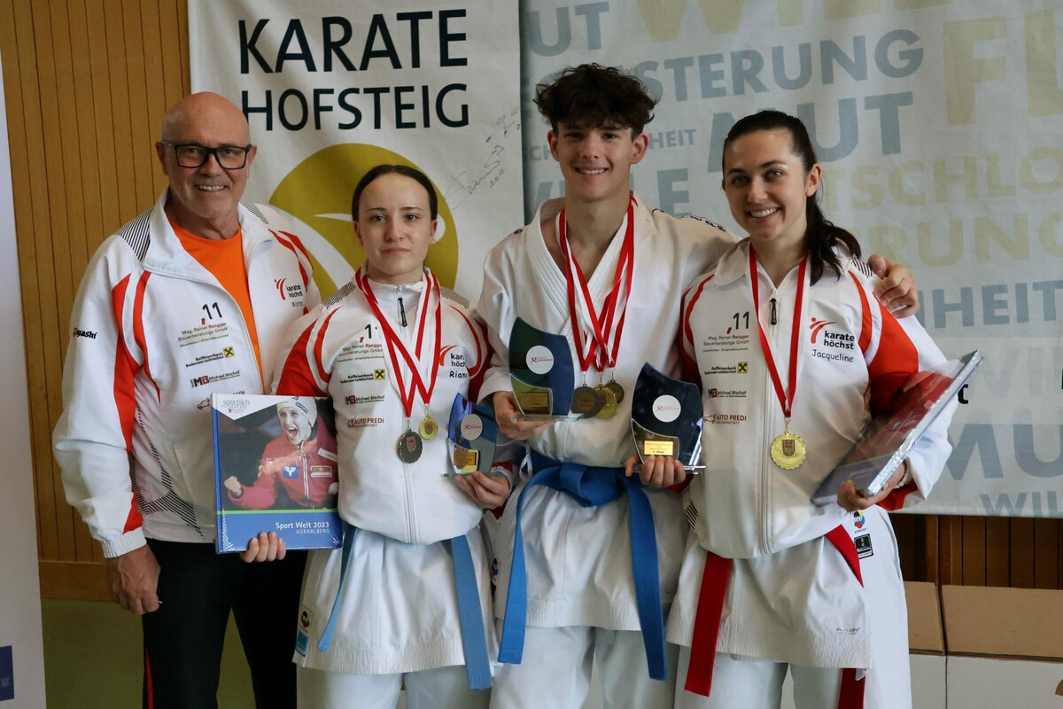 Trainer Walter Braitsch, Riana Maly, David Nussbaumer und Jacqueline Berger (v. l.). KC Höchst