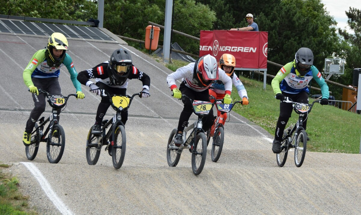 Valentin Muther (Nr. 6) zeigte vollen Einsatz bei den BMX-Meisterschaften in Winterthur und sicherte sich einen Top-Platz.BMX-Club Bludenz