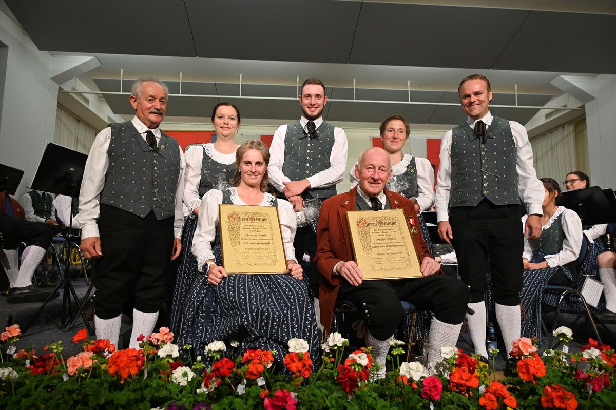 Verdiente Musikanten wurden geehrt.dob (2)