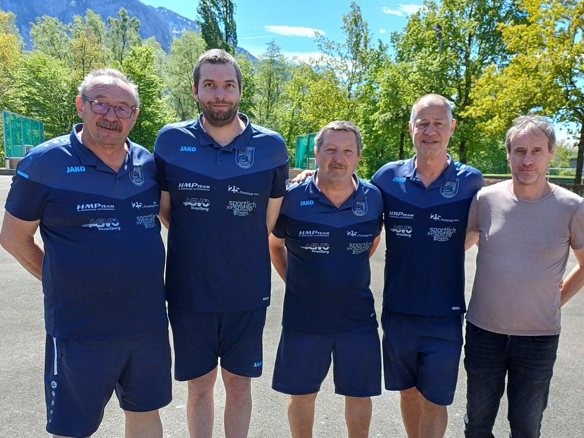 Wilfried Mallin, Patrik Plangger, Reinhard Zachari, Christoph Sohm und der Obmann des STV (v. l.). SVL