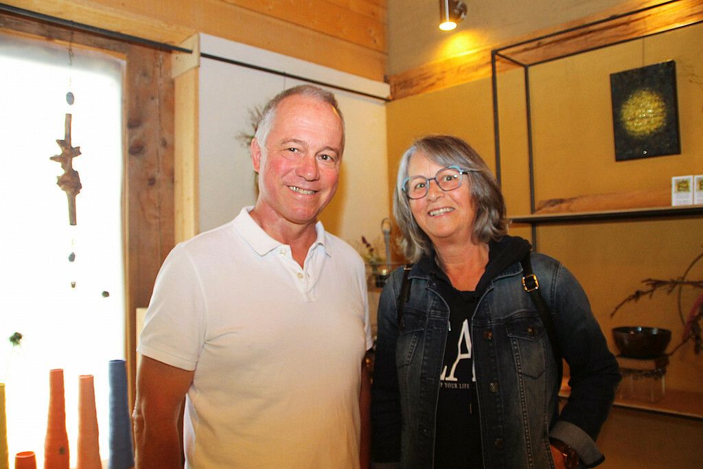 Altbürgermeister Roman Kopf besuchte mit Schwester Elisabeth Gächter das Fest.
