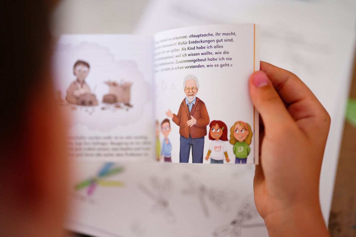 Anton Zeilinger präsentierte sein eigenes Pixi-Buch. APA