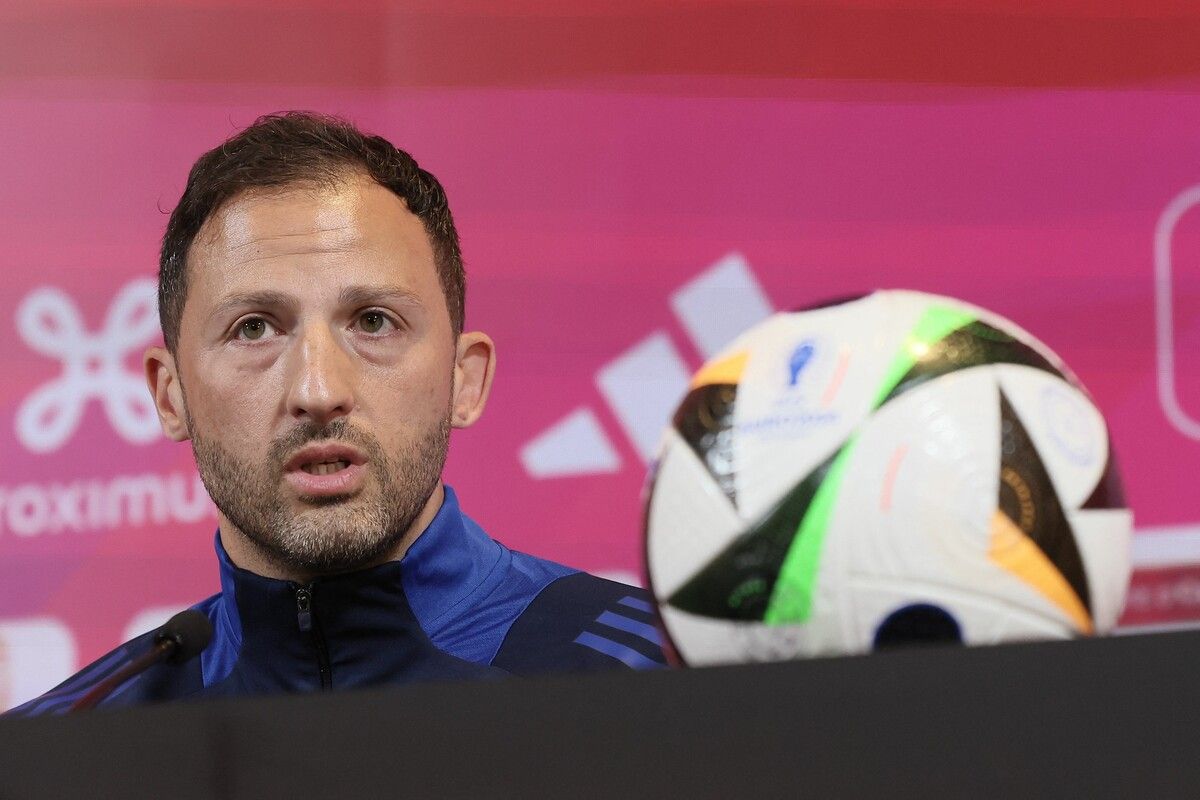 Belgiens Teamchef Domenico Tedesco ist gefordert. Gleich vier der acht nominierten Abwehrspieler stehen zum EM-Auftakt nicht zur Verfügung. APA