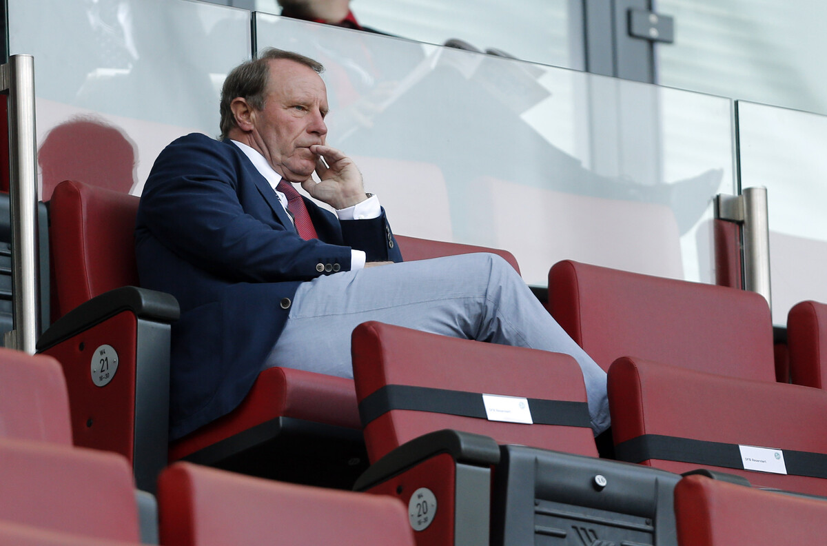 Berti Vogts lässt trotz Aufstieg kein gutes Haar an der DFB-Elf.ap