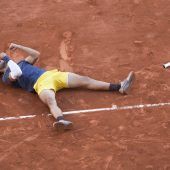 Alcaraz triumphiert in Paris