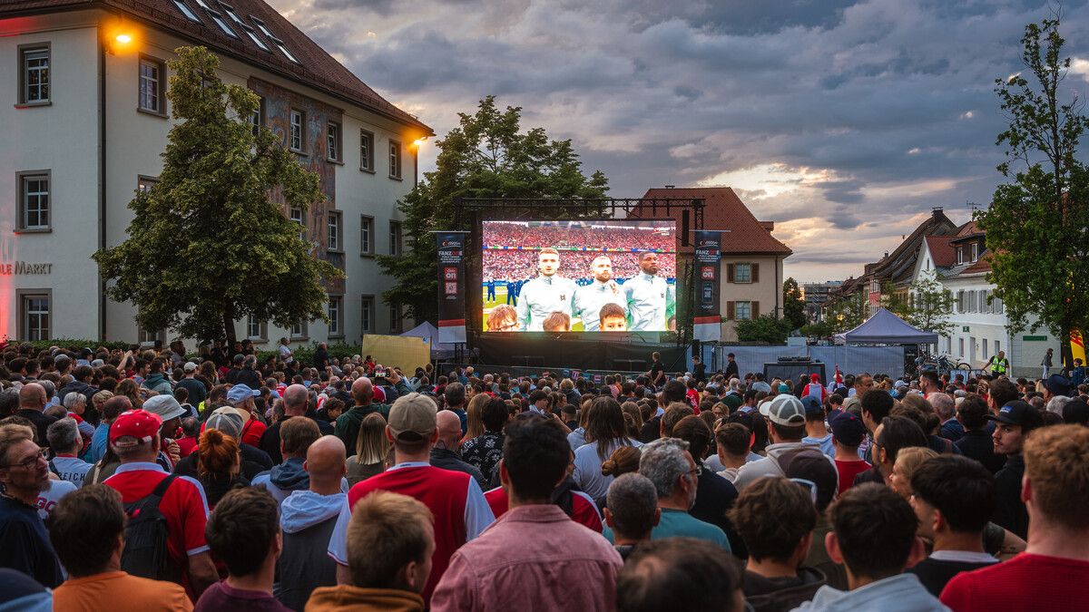 Das Public Viewing vor dem Löwensaal am Kirchplatz startete erfolgreich.Stadt Hohenems