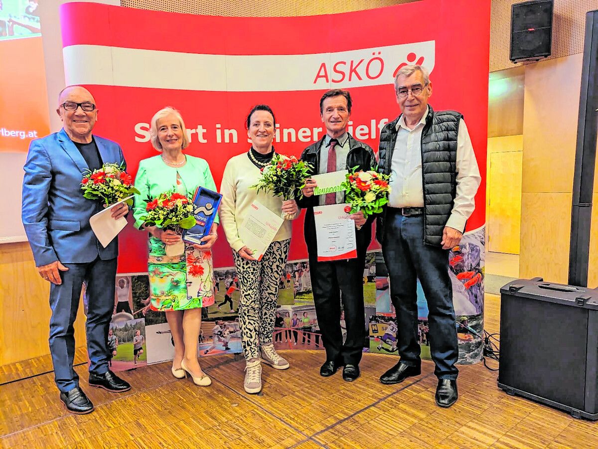 Der ASKÖ Vorarlberg würdigt die langjährige, aktive Mitgliedschaft von Helga Mangard, Paul Ammann sowie Ingrid und Gerhard Salzgeber.TSC Bludance Bludenz