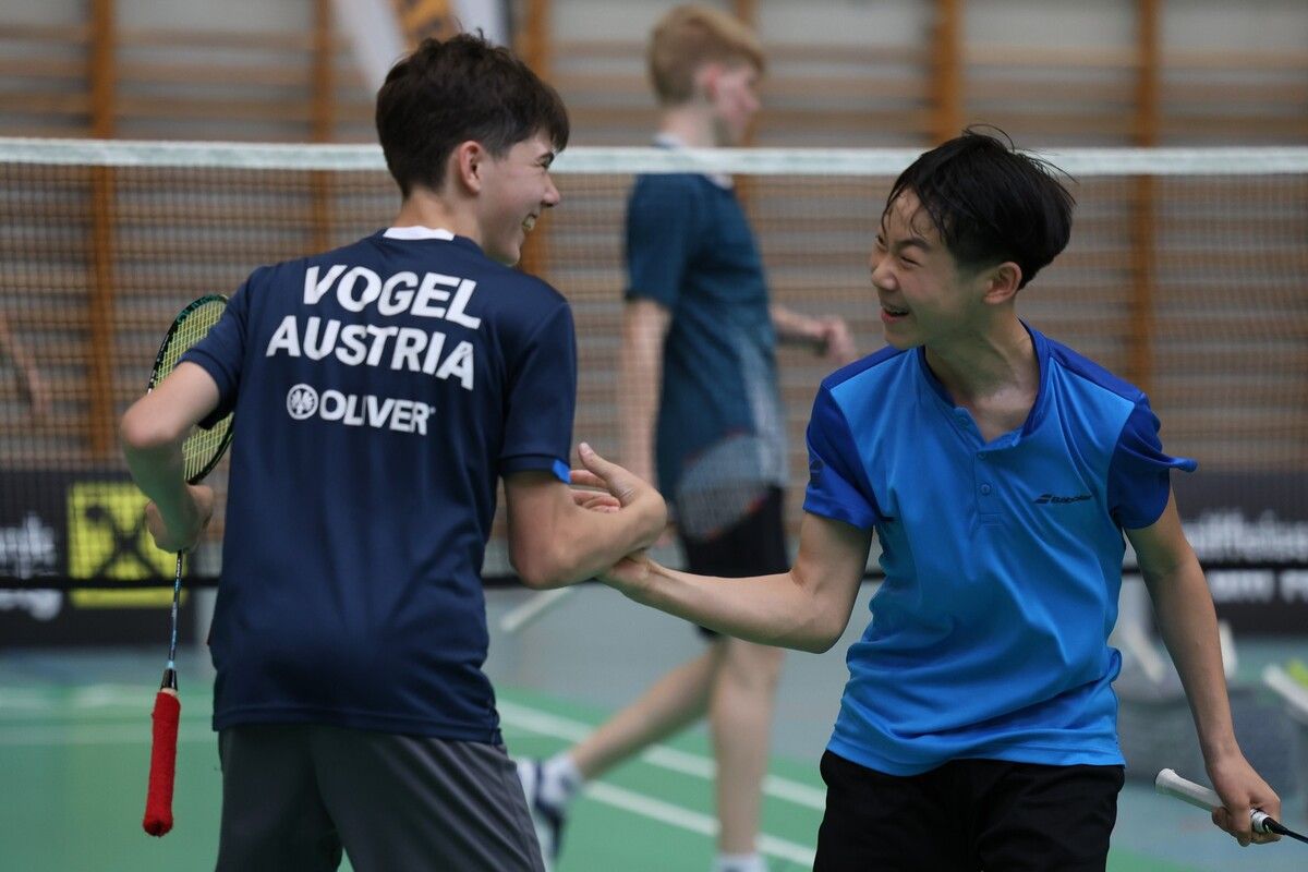 Der Fußacher Moritz Vogel und Martin Zhang jubeln nach dem Matchball im Endspiel des U-15-Doppelbewerbes bei den Victor Hofsteig Youth International.kempter7.com