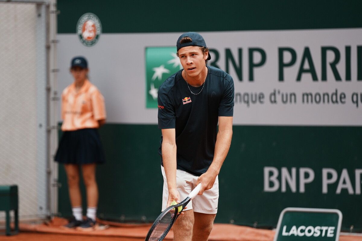 Der Harder Joel Schwärzler präsentiert sich in Roland Garros weiterhin von seiner besten Seite und steht im Einzel und im Doppel in der Vorschlussrunde.IFT/FFT
