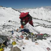 Armee birgt am Mount Everest Leichen und tonnenweise Müll