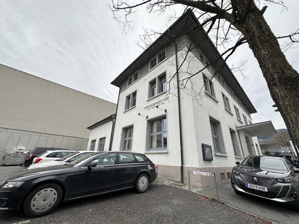 Der über 100 Jahre alte Vorarlberger Hof in Dornbirn wird bald abgerissen und neu gebaut. 2026 soll er wieder eröffnen. VOL.at/Mayer
