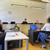 Sozialarbeiterin gewürgt und bespuckt