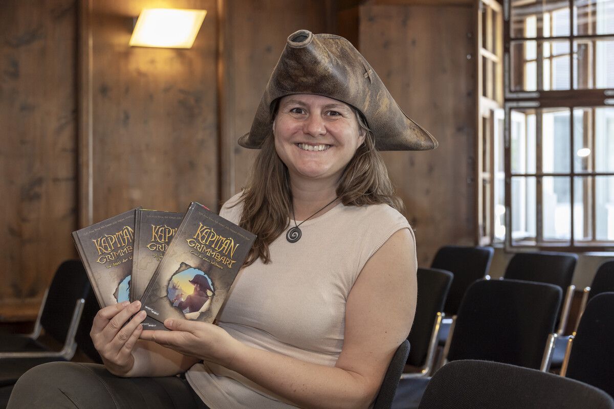 Die Autorin Ruth Anne Byrne brachte Teil 2 und 3 ihrer „Kapitän Grimmbart“-Trilogie zur Buch am Bach mit. VN/Paulitsch