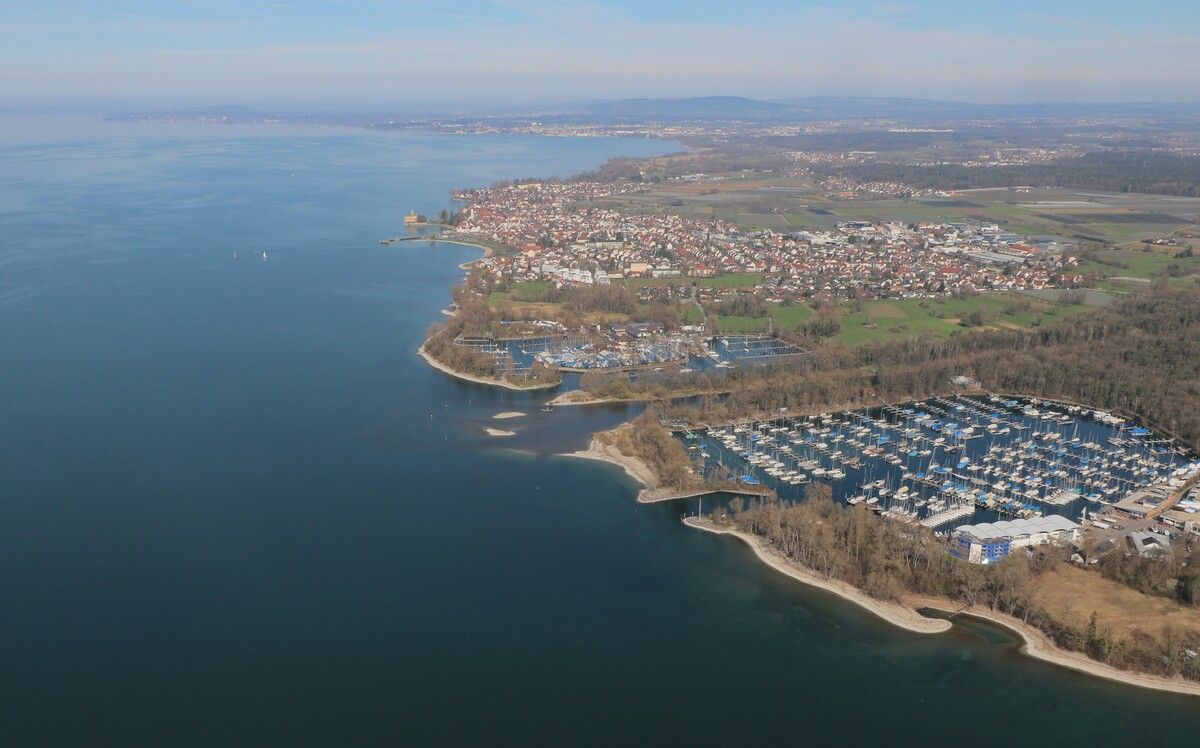 Die größten Häfen am Bodensee: die Marina Meichle & Mohr in Kressbronn-Gohren mit 1500 und daneben der BMK-Hafen in Langenargen mit 750 Liegeplätzen. DPA