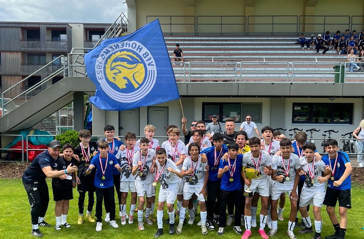 Die Hohenemser freuten sich über die Vorarlberg-Krone.VfB Hohenems