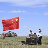 Chinesische Raumkapsel mit ­Mondgestein zurück auf der Erde