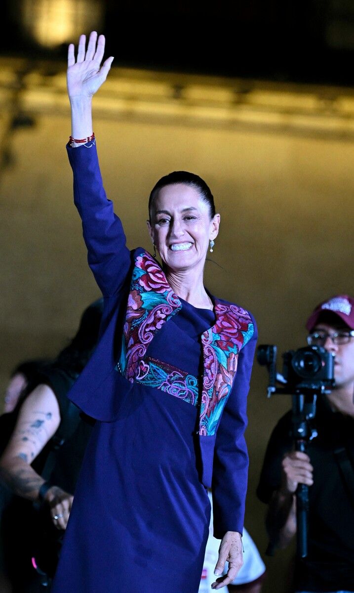 Die Linkspolitikerin Claudia Sheinbaum feiert ihren deutlichen Sieg bei der Präsidentenwahl in Mexiko. Sie ist die erste Frau im Amt. AFP