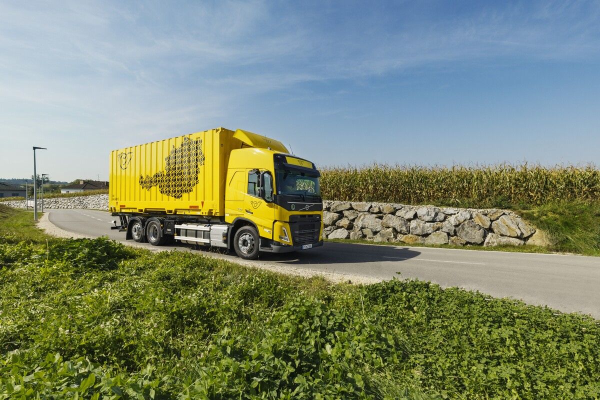 Die Post setzt in Österreich auf Lkw, um die Lieferzeiten einzuhalten. Der Stress wurde heuer etwas reduziert. Post