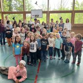 Kinder laufen für Kinder