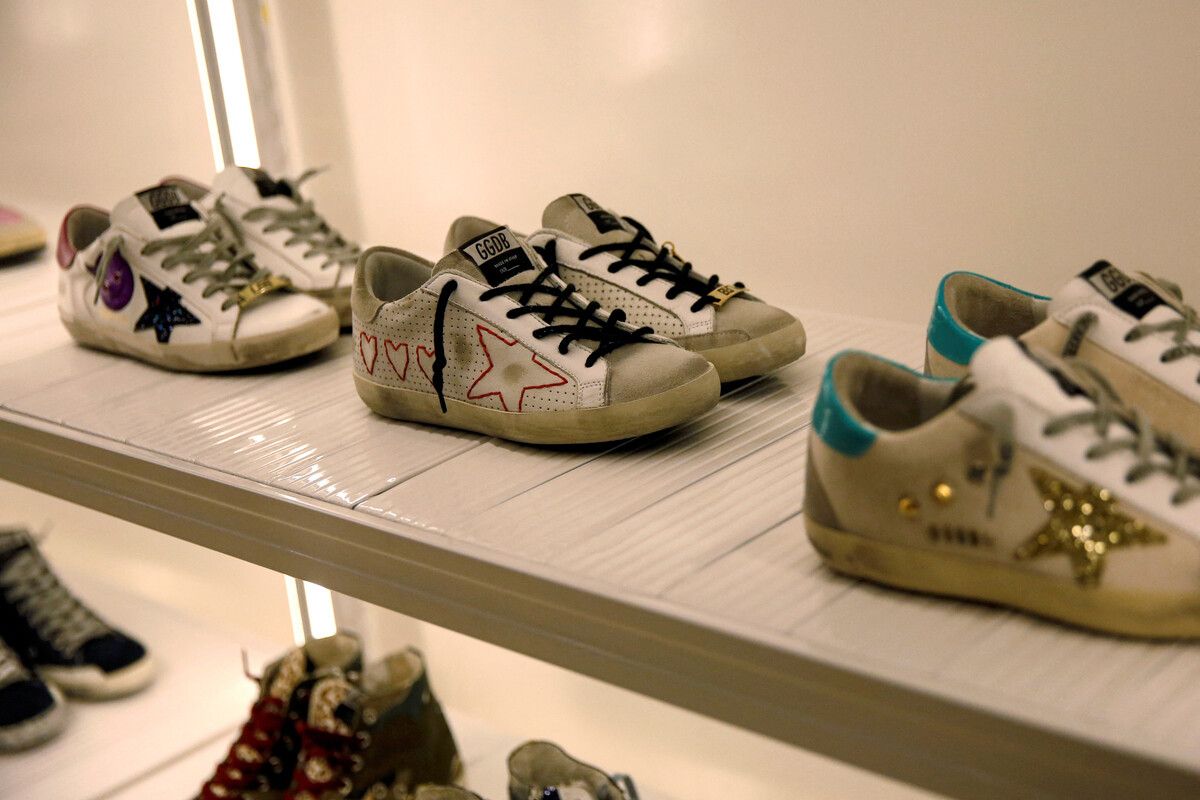 Die Turnschuhe werden ab 400 Euro aufwärts verkauft. reuters