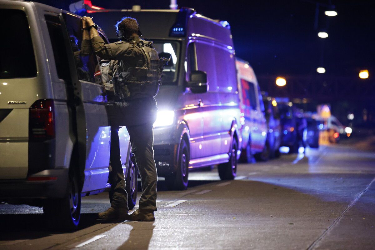 Ein mit einem Messer bewaffneter Mann hat einen Großeinsatz ausgelöst. APA