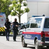 Mit Messer bedroht