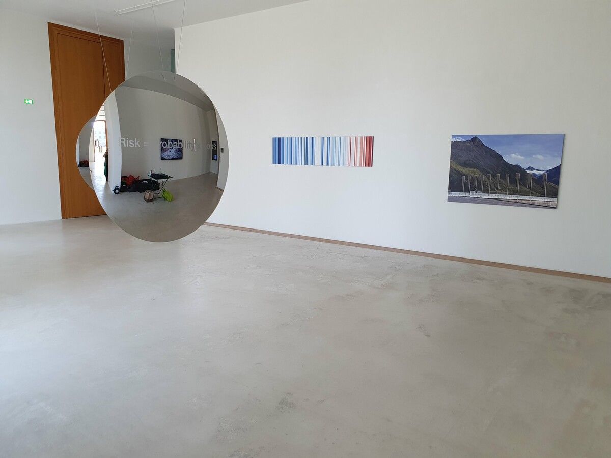 Für die Ausstellung „All Targets Definded“ präsentiert Schnell neun Installationen und Wandarbeiten. thomas schiretz