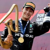 Russell profitiert von Verstappen-Crash