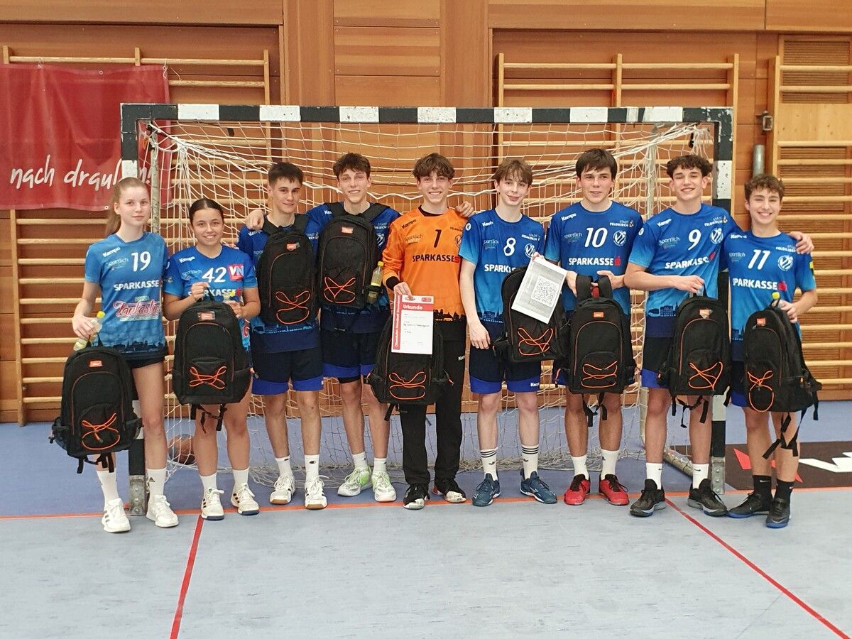 Große Freude über den Turniersieg beim Oberstufen-Handballteam des Gymnasiums Feldkirch.Gymnasium Feldkirch-Rebberggasse