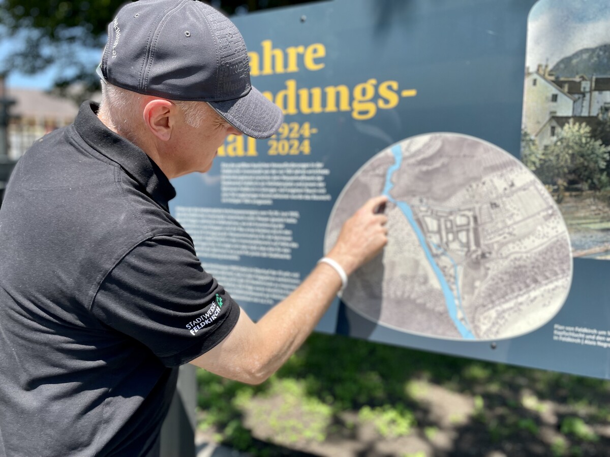 Hans-Jörg Mathis erklärt, mit welchen Herausforderungen Feldkirch vor 100 Jahren zu kämpfen hatte. VN/Linher
