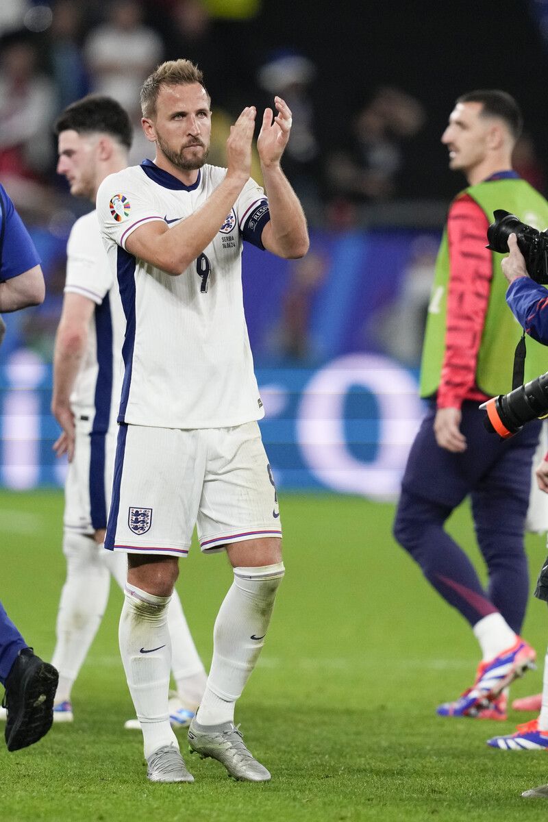Harry Kane und Co. wollen gegen Dänemark den Aufstieg fixieren.ap