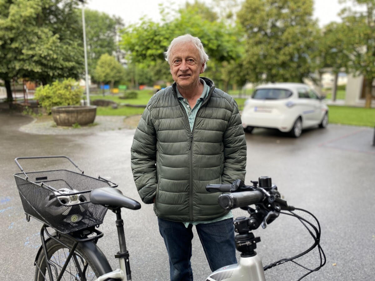 Herbert Meusburger ist ein Frühaufsteher – kein Wunder, dass er der erste (Urnen-)Wähler Vorarlbergs ist.