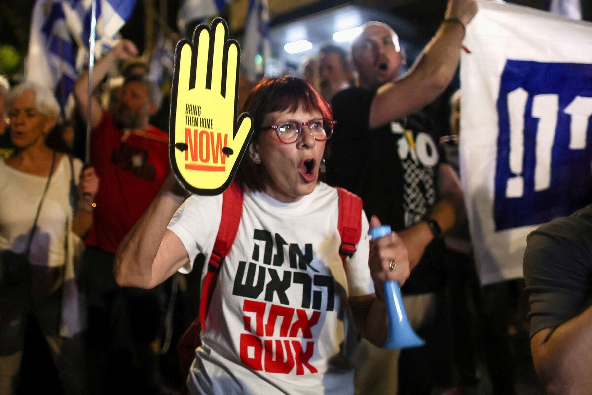 In der Nähe seines Privathauses in Jerusalem wurde am Donnerstag gegen Netanjahu protestiert. Reuters