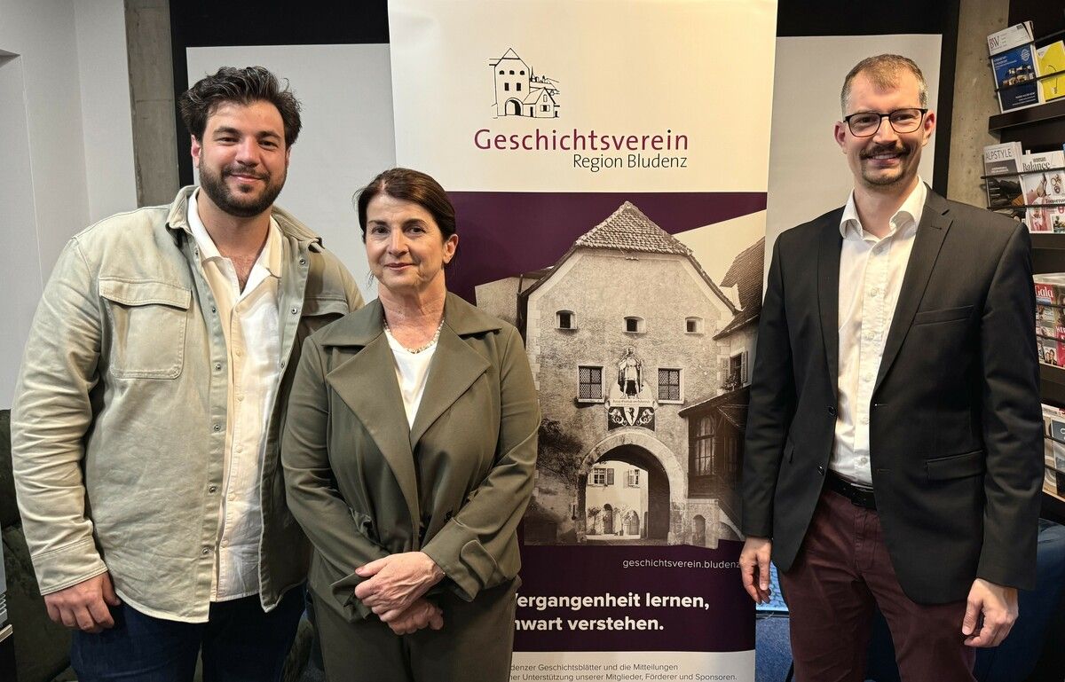 Kulturstadtrat Cenk Dogan, Birgit Sprenger und Obmann Stefan Stachniß.
              
              Geschichtsverein Region Bludenz