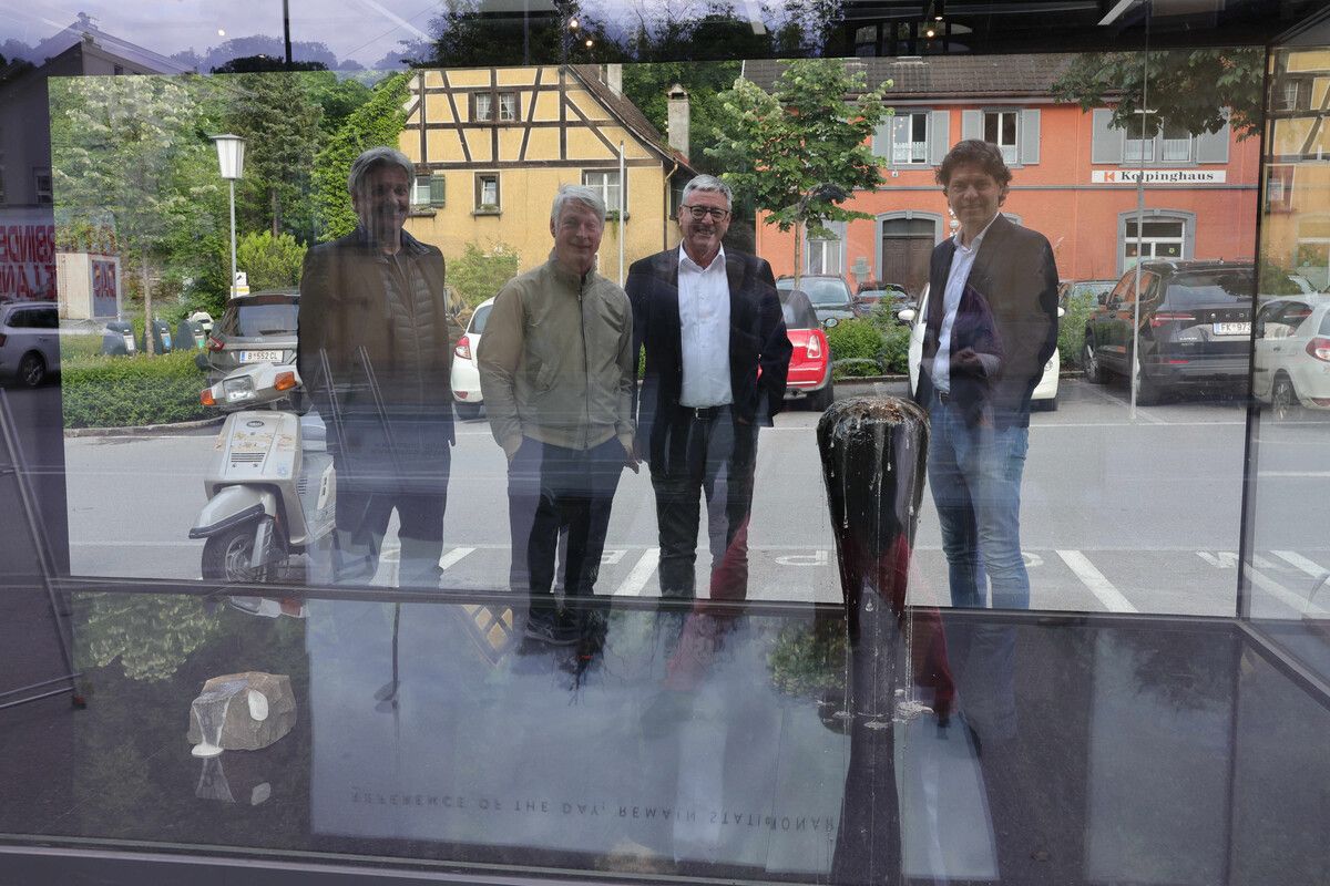Kurator Arno Egger, Künstler Marco Spitzar, Bgm. Wolfgang Matt, Nachfolge-Kandidat Manfred Rädler. AME (2)