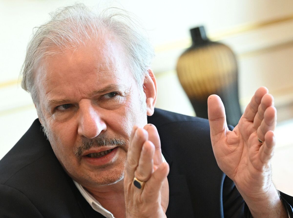 Lander Haußmann feiert heute seinen 65er. Von Ruhestand will der Regisseur und Schauspieler aber nichts wissen. apa