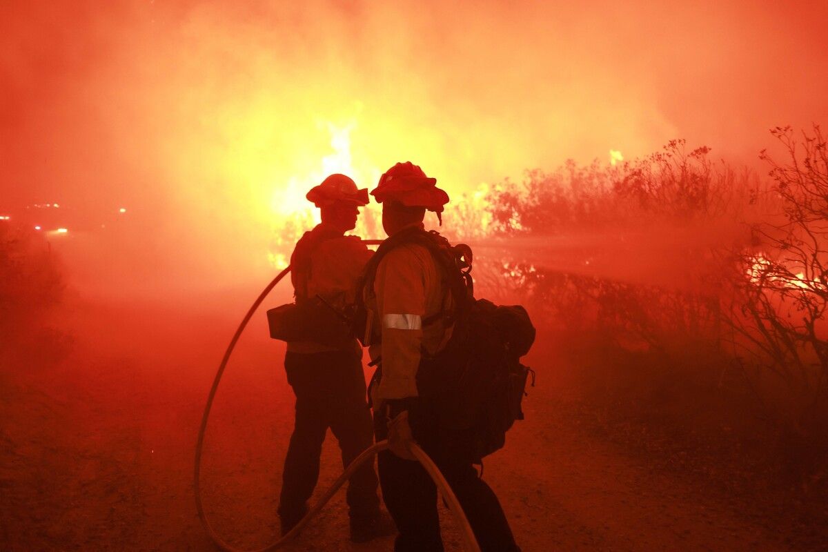 Laut der Behörde „Cal Fire“ waren mehr als 1100 Kräfte im Einsatz. afp