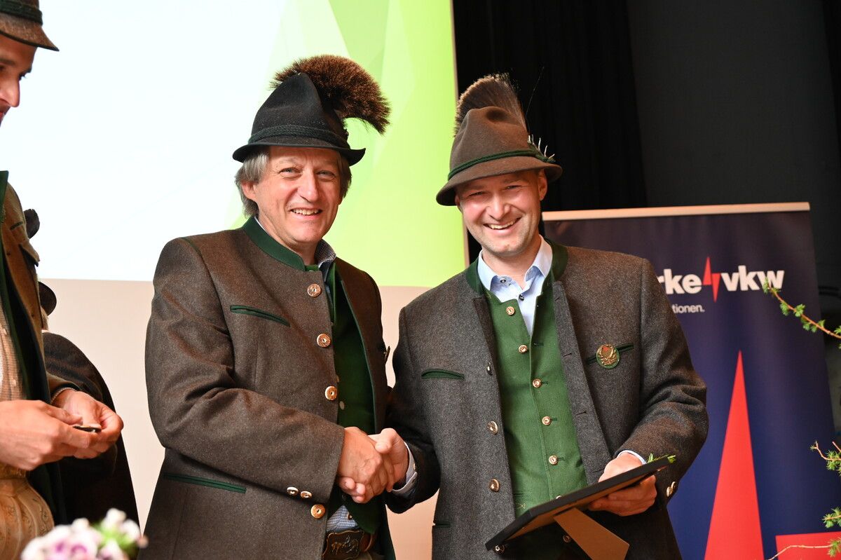 Manfred Vonbank erhielt den Berufstitel Revieroberjäger. DOB