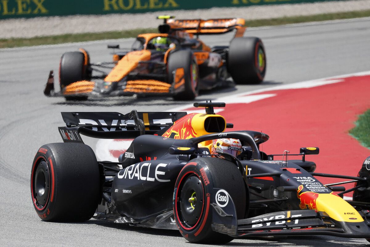 Max Verstappen (vorne) und Lando Norris dominierten im Grand Prix in Barcelona das Renngeschehen. AP