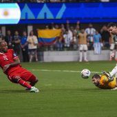 Messi führt Regie beim Auftaktsieg