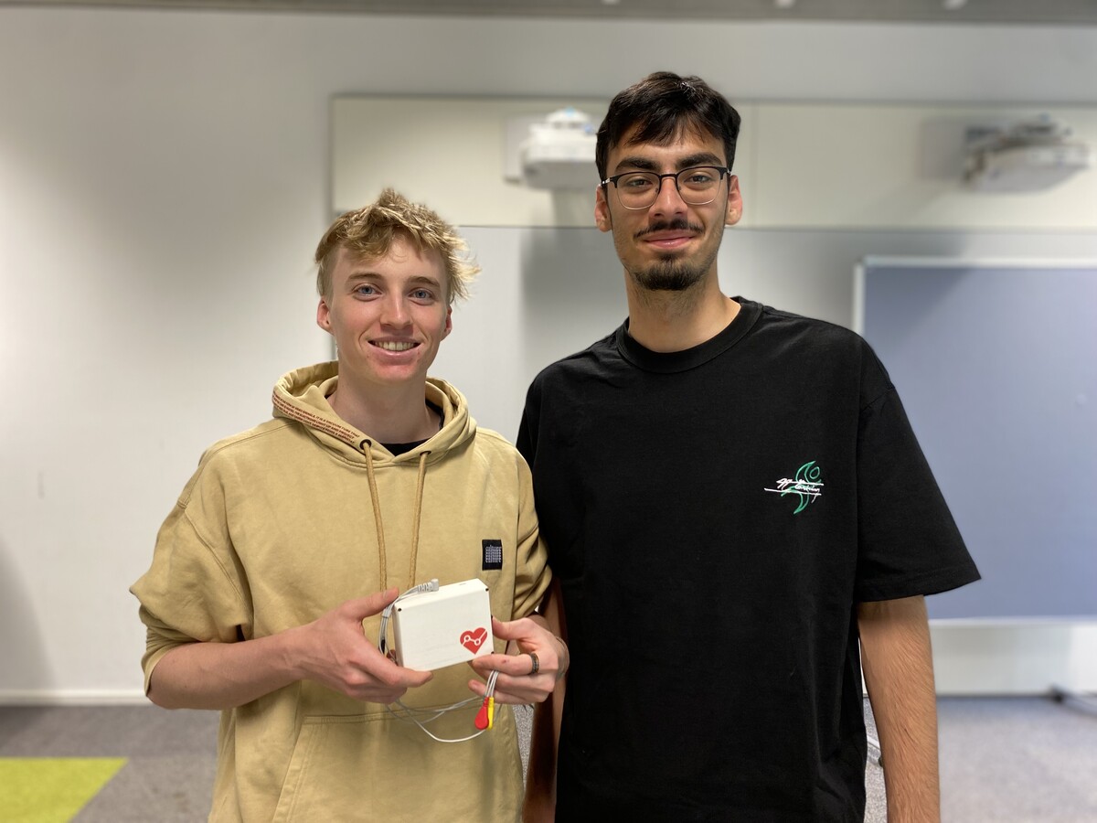 Moritz und Faruk mit ihrem EKG (Simon war beruflich verhindert). VN/Rauch (3)