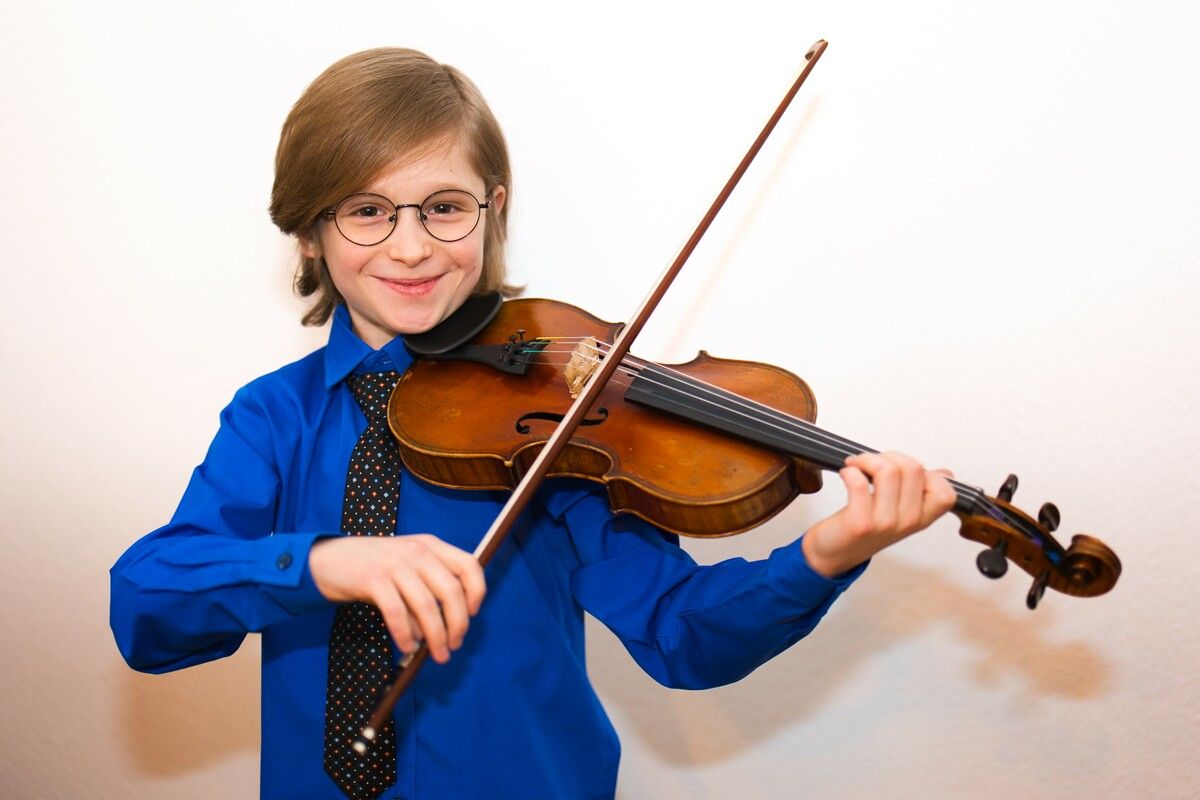 Mykola Pososhko gehört zu den jungen Solisten, die im Rittersaal auf der Bühne stehen werden.Arpeggione