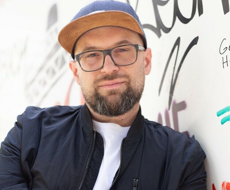 Peter Paul Beck spielt die Hauptrolle in „Ich werde nicht hassen“.Alex Settari