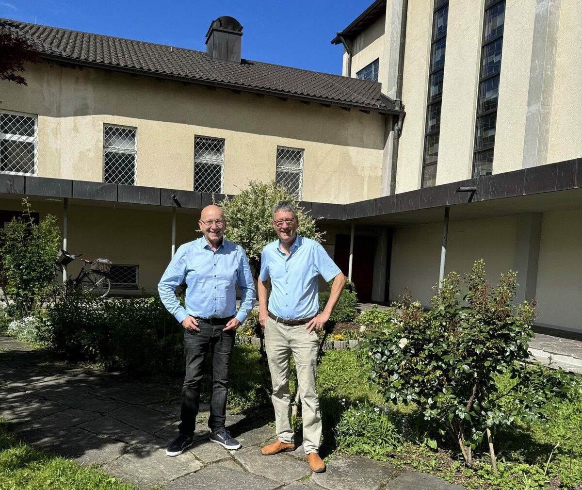 Pfarrer Manfred Fink und der stellvertretende Pfarrkirchenratsvorsitzende Wolfgang Mungenast sind die Initiatoren der Sanierung.