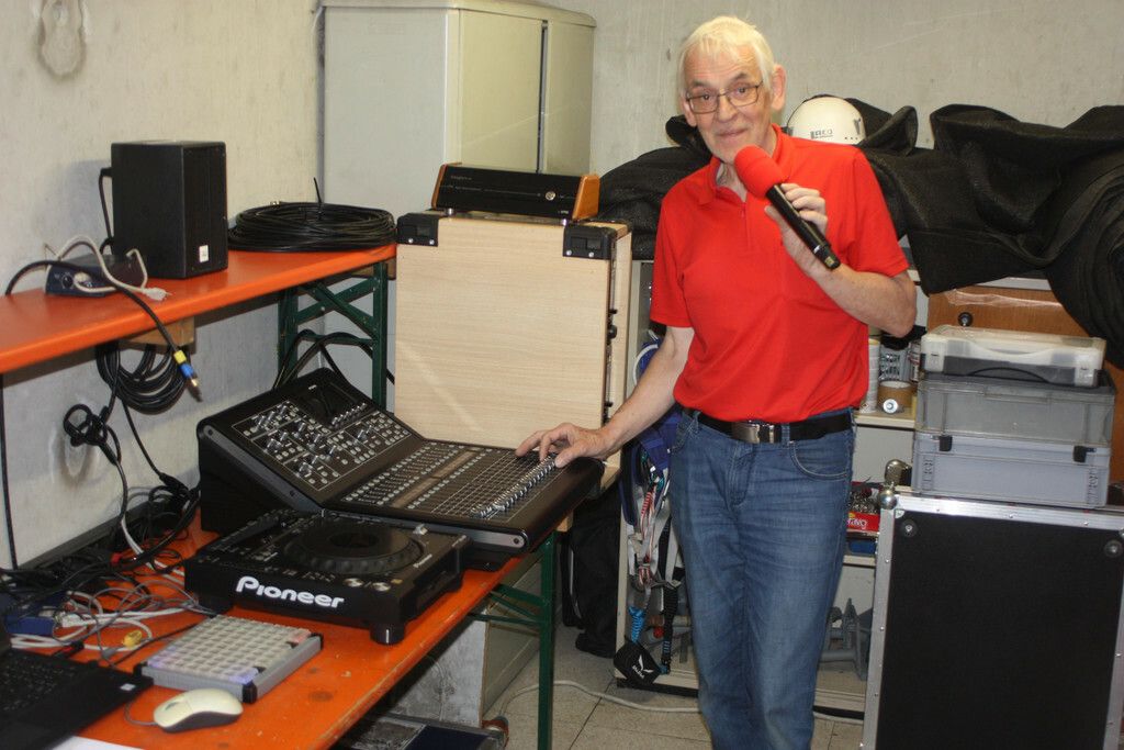 Quadro Ernst ist für Ton und Sound zuständig.