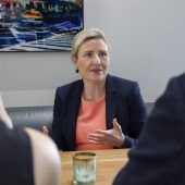 Ministerin offen für Nachbarschaftshilfe