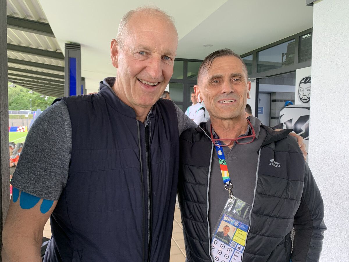 Ralph Krueger freute sich über das Wiedersehen mit VN-Sportchef Christian Adam.vn