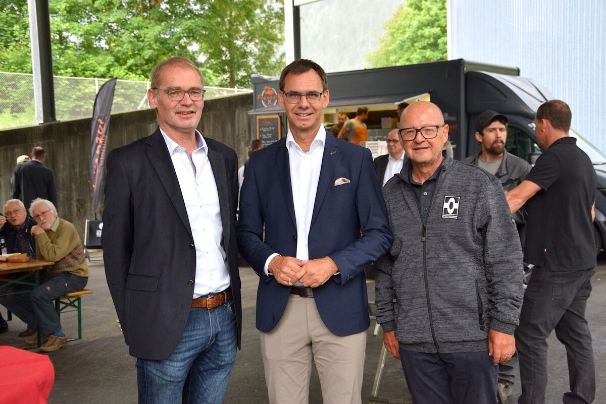 Rechtsanwalt Thomas Lins, Landeshauptmann Markus Wallner und Gerhard Krump (Obmann beim Abwasserverband Region Bludenz). sco (3)